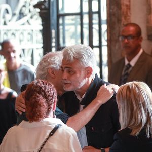 Velório de Ney Latorraca: Tarcísio Filho consolou o marido do ator, Edi Botelho