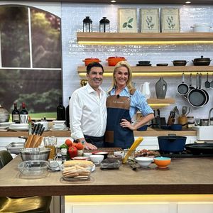 "A gente tem que viver e ser grato pelo o que a gente fez naquele dia e por aquilo que a gente é", disse Edu Guedes, emocionado