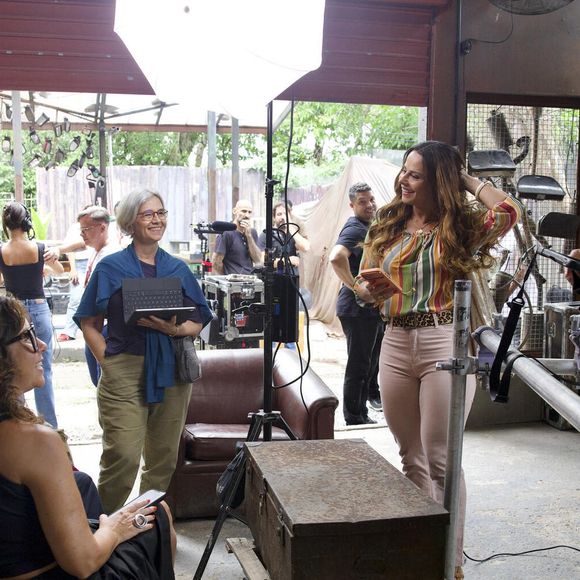 Consuelo (Viviane Araújo) e Joaquim (Marcos Palmeira) em bastidores de cena.