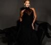 Virginia Fonseca combina vestido preto transparente com joias verdes na festa de 5 anos da WePink