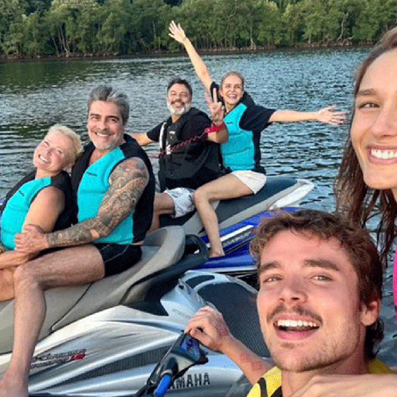 Registro em família mostra clima descontraído em meio à repercussão nas redes