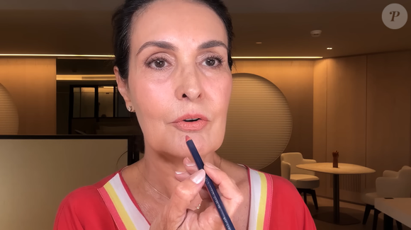 Spray de cabelo na roupa? Entenda o truque para evitar manchas difíceis de maquiagem