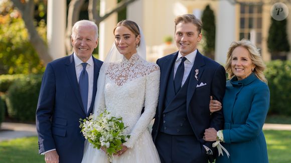 Neta de Joe Biden usou um vestido de noiva inspirado em Grace Kelly