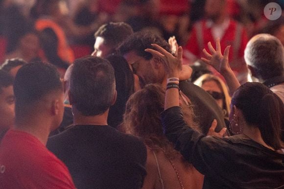 Durante o show de Belo, Ivete Sangalo e Tiago Maia também foram flagrados aos beijos por um paparazzo