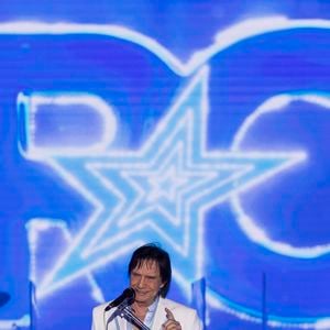 Roberto Carlos encantou o público de casa nesta terça-feira (23) com mais uma edição do tradicional especial de Natal na TV Globo