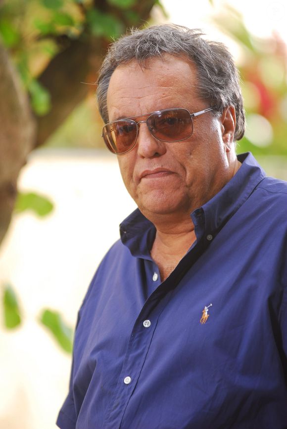 Dennis Carvalho viu peça de teatro ser censura após ação de mulher de general também em 1975