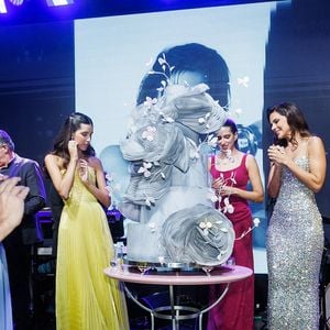 Rodrigo Faro comandou o parabéns para Vera Viel