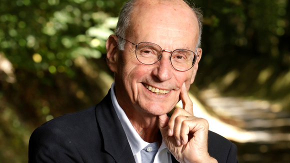 Boris Cyrulnik (88 anos), psiquiatra francês e pai da resiliência: 'Aos 60 anos, não podemos mais nos enganar. O corpo, a memória e as emoções falam juntos, sem hesitação'