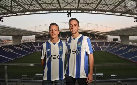 Diogo Jota, atacante do Liverpool, estava acompanhado do irmão, André Silva, que também veio a óbito