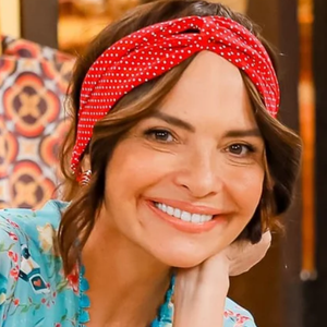Luiza Tomé comentou com os apresentadores sobre sua personagem em 'A Caverna Encantada': 'Maravilhosa, muito amiga e uma mãezona', concluiu.