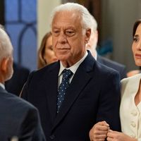 Tesouro revela mau pressentimento: Em 'Quem Ama Cuida', joias valiosas e barras de ouro fazem Adriana desconfiar que Arthur previu a própria morte