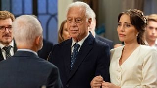 Tesouro revela mau pressentimento: Em 'Quem Ama Cuida', joias valiosas e barras de ouro fazem Adriana desconfiar que Arthur previu a própria morte