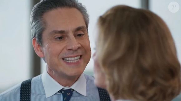 Marco Aurélio (Alexandre Nero) deu a entender que Odete poderia estar viva com seu comentário para Leila (Carolina Dieckmmann). "Que horror, morrer assim em público. Deve estar sendo difícil para Odete", sendo corrigido pela esposa de que ela está morta.