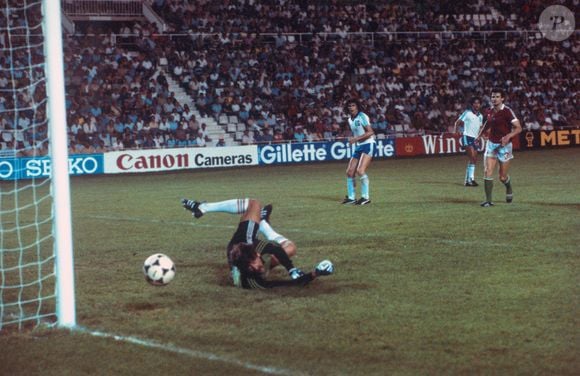 Em 15 de junho de 1982, a Hungria entrou para a história ao atropelar El Salvador por 10 a 1. Quarenta e quatro anos depois, ninguém conseguiu bater o recorde