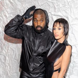 Segundo o Page Six, uma suposta fita de sexo do rapper, avaliada em US$ 250 mil, ressurgiu em meio ao escândalo de sua separação de Bianca Censori