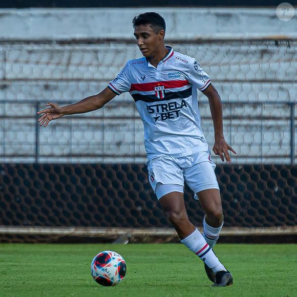 Aos 19 anos de idade, Pedro Severino era jogador do Bragantino