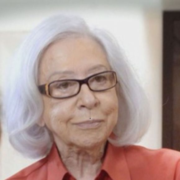 Fernanda Montenegro denunciou o uso indevido de sua voz e imagem em um anúncio de um suposto remédio que promete até curar Alzheimer. A atriz de 96 anos classificou a prática como crime