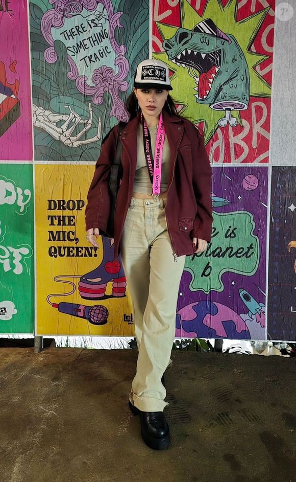 Flavia Pavanelli chega ao Lollapalooza 2024 e esbanja estilo