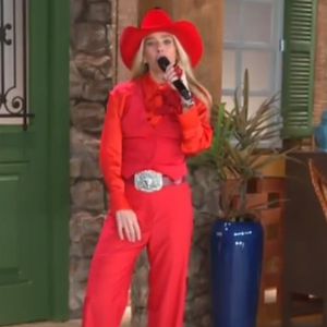 'O Gui foi de Odete Roitman e já tá fazendo check-in no hotel', disparou Adriane Galisteu ao comentar eliminação do ator em 'A Fazenda 17'