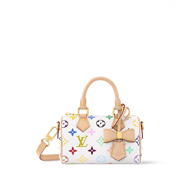 A bolsa semelhante à usada por Rafa Justus é a Speedy Nano LV x TM, da colaboração Louis Vuitton x Murakami. No site Italy Bags, o modelo aparecia disponível por R$ 2.899, acrescentando mais um item de grife à produção da jovem