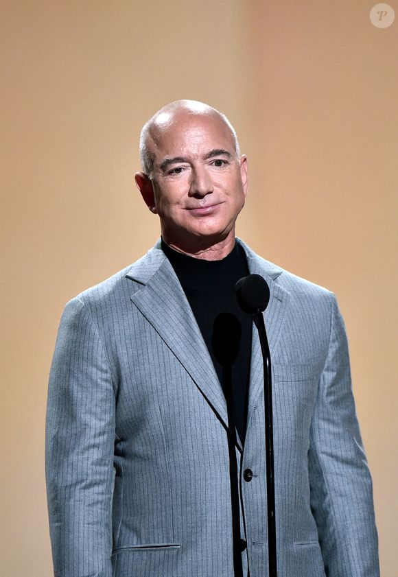 Jeff Bezos fez a revelação em entrevista a um fórum econômico, onde expôs que sua rotina matinal é simples