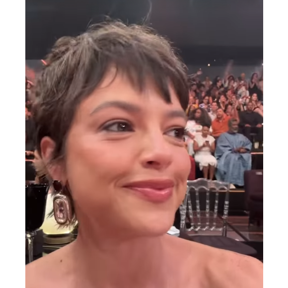 'É uma fragrância que tem personalidade, não é nada óbvia, e é exatamente isso que eu curto, quando o perfume acaba falando um pouco sobre quem você é, sem precisar de palavras. Quando encontro algo assim, fico fiel, porque vira quase uma extensão da minha personalidade', disse Agatha Moreira