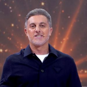 Com a ausência de Livinho, Luciano Huck e a Globo convidaram Lucas Leto, o Sardinha de 'Vale Tudo'