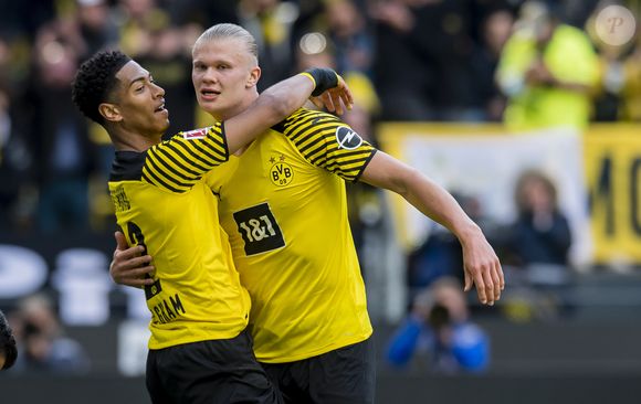 Haaland e Bellingham dividiram os campos entre 2020 e 2022 no Borussia Dortmund e firmram uma grande amizade que ainda permanece