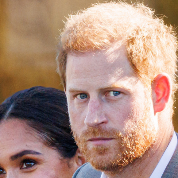 O retorno ao Reino Unido acontece após anos de tensão entre Harry, Meghan e integrantes da família real. Segundo a People, a nova residência britânica será privada e o casal continuará independente das funções oficiais da monarquia