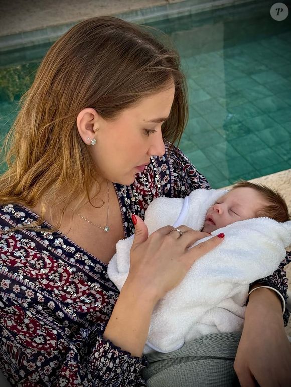 Nora de Henrique Maderite, Letícia segura o filho, Enrico: advogada está grávida pela 2ª vez