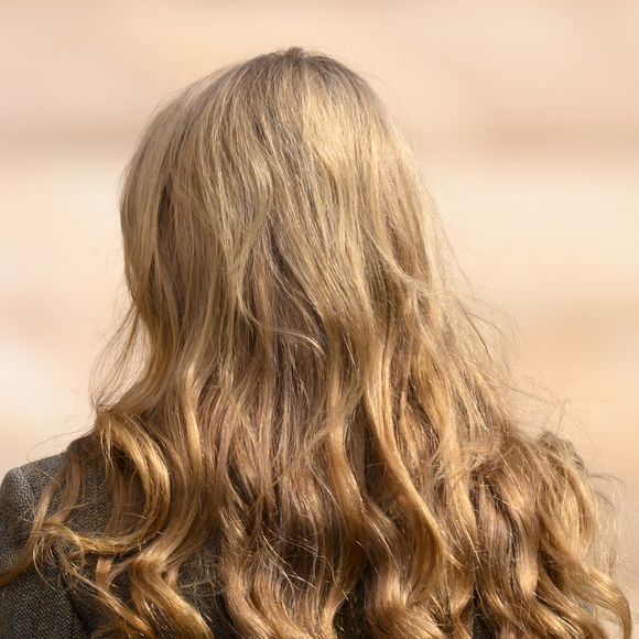 Os primeiros sinais de que a realeza estava iluminando seu look começou no final de agosto, durante os compromissos na Escócia