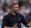 Fim de um casamento de 30 anos: Artur Jorge, ex-técnico do Botafogo, se separa após suposta traição com neta de Nilton Santos.