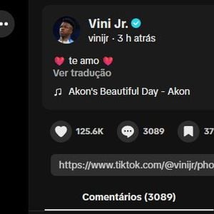 Vini Jr. postou fotos romanticas com Virgínia em sua conta no TikTok e escreveu: 'Te amo'