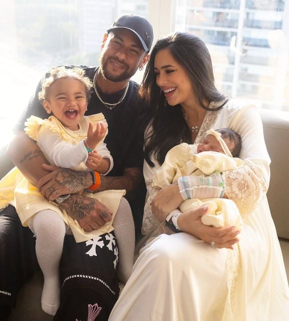 Neymar e Bruna Biancardi são pais de Mel e Mavie e atualmente moram em São Paulo