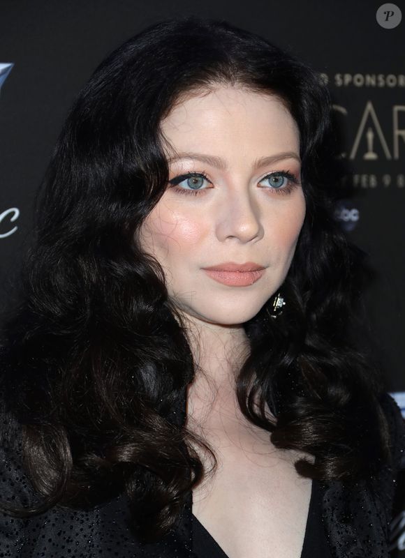 Michelle Trachtenberg passou por um transplante de fígado nos últimos meses, mas não é possível confirmar a relação entre os dois eventos