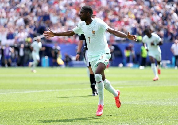 Ousmane Dembélé foi o grande nome da vitória da França sobre a Noruega nesta sexta-feira (26), em Boston, nos Estados Unidos