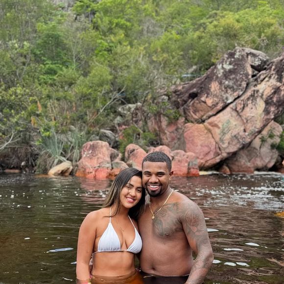 Campeão do BBB 24 revela gravidez da namorada, Adriana Paula, e planeja nova fase em família.
