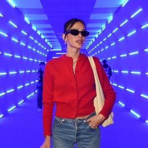 Na beleza, Bruna apostou em maquiagem natural e pele luminosa, com destaque para o brilho saudável e sobrancelhas bem definidas