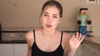 Com chocolate amargo e doce de leite: o 'melhor bolo de cookie do mundo' de Virgínia Fonseca é viciante e supera o de muita confeiteira famosa