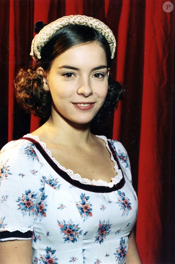 Primeira novela de Regiane Alves foi 'Fascinação'