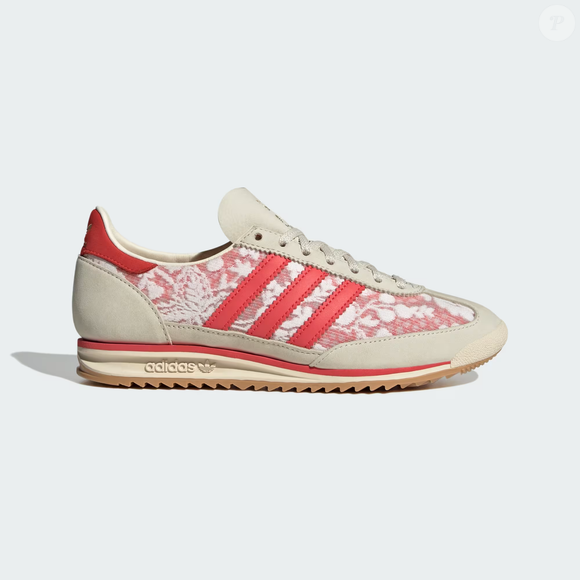 Os novos Adidas SL 72 OG X Liberty London apostam em renda floral, inspiração nos anos 70 e visual romântico para conquistar quem busca uma alternativa elegante aos tradicionais Samba