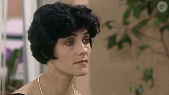 Diná (Christiane Torloni) morre e reencontra Otávio na novela A Viagem após não aceitar a morte