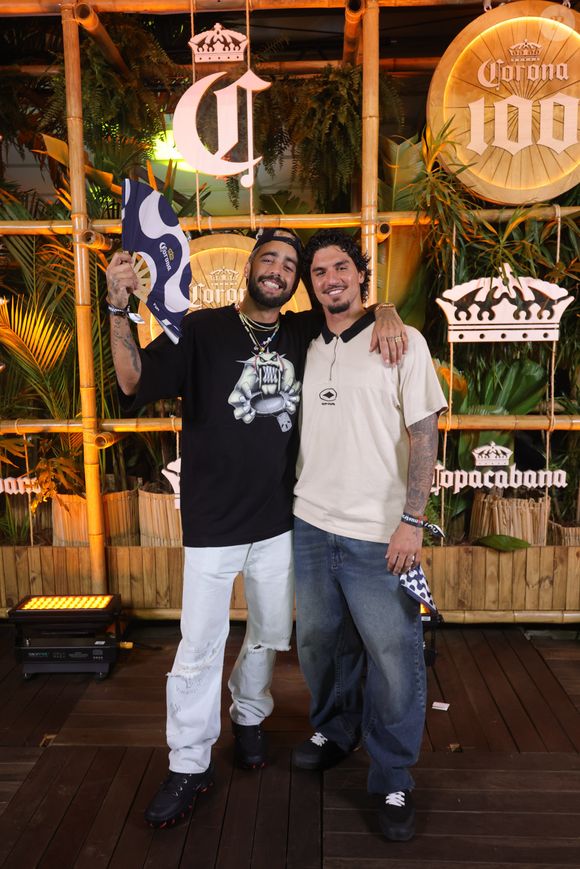 Show da Lady Gaga no Rio: os surfistas Pedro Scooby e Gabriel Medina escolheram o estilo street para o evento