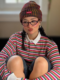 Nem Gazelle, nem Samba: estes tênis Adidas na cor 'Yakult' têm pegada retrô e são perfeitos para garotas baixinhas usarem com short ou saia