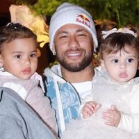 'Princesinhas do papai': Neymar publica foto rara com as filhas Mavie e Helena e se declara para as pequenas