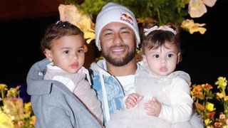 'Princesinhas do papai': Neymar publica foto rara com as filhas Mavie e Helena e se declara para as pequenas