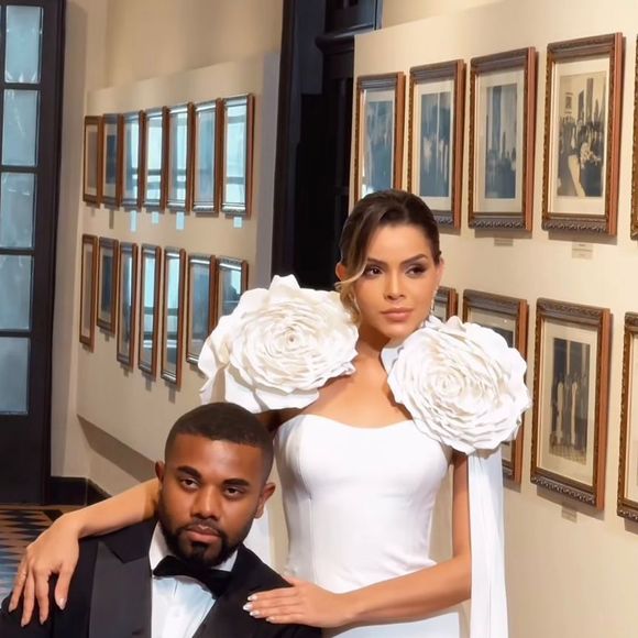 Às vésperas do casamento, Davi Brito e Emilly Araújo surgiram no ensaio pré-wedding com looks de alta costura assinados por Elcimar Badu, unindo o smoking clássico do noivo ao vestido dramático e romântico da noiva