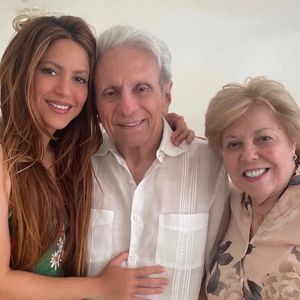 De acordo com o programa de TV 'Pica y Se Extiende', o pai de Shakira estaria internado na Clinica Iberoamerica, na Colômbia, em caráter de emergência