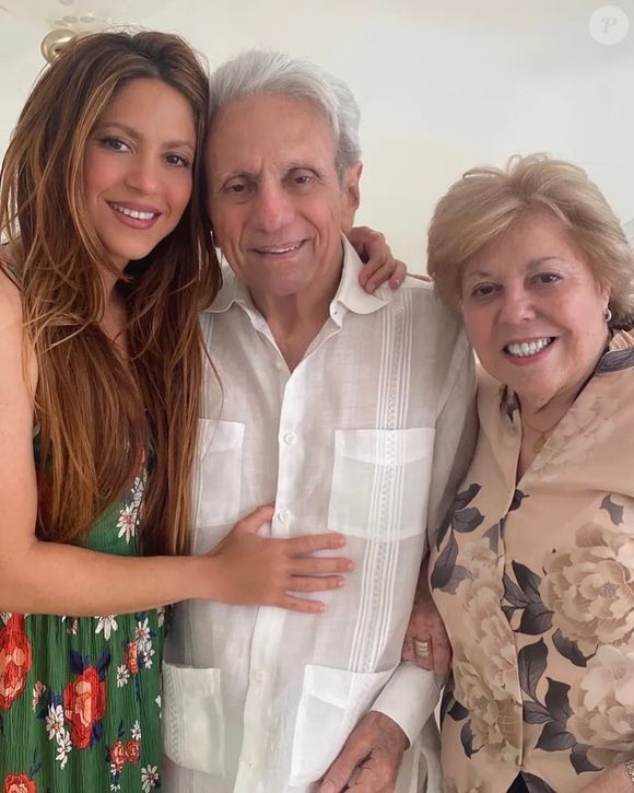 De acordo com o programa de TV 'Pica y Se Extiende', o pai de Shakira estaria internado na Clinica Iberoamerica, na Colômbia, em caráter de emergência