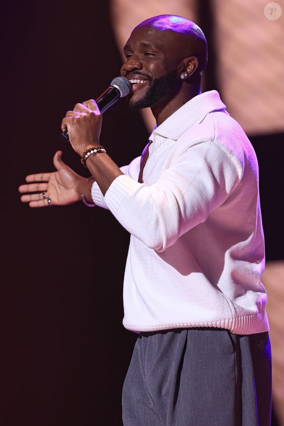 'The Voice Brasil' no SBT: cover mirim de Alexandre Pires na infância, Hector avançou de fase e foi escolhido por Péricles